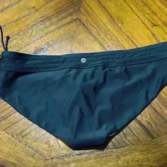 These are great new with tags Prana swim Iona bottoms size XL. - Picture 1 of 4